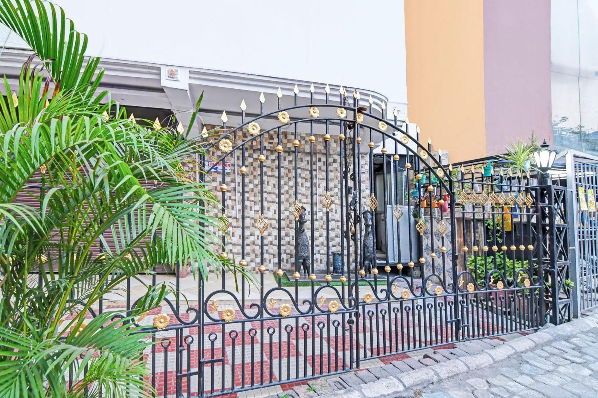 Super Hotel O Baguiati Nager Bazaar Exteriör bild